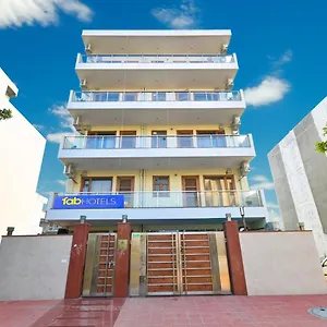 oyo-82311-hotel-holy-house.top-gurgaonhotels.com/